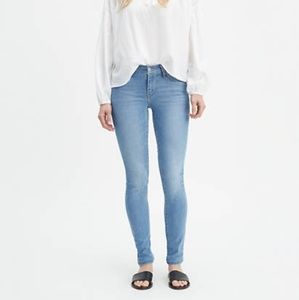 Light wash 711 skinny jeans